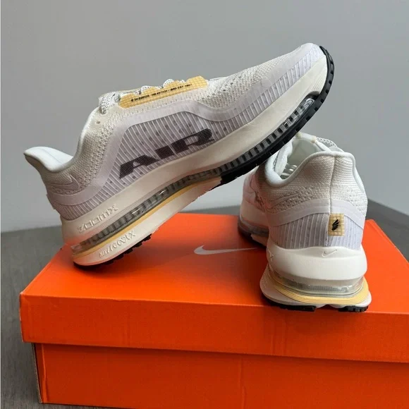 Women’s Nike Pegasus Premium - Picture 3 of 5